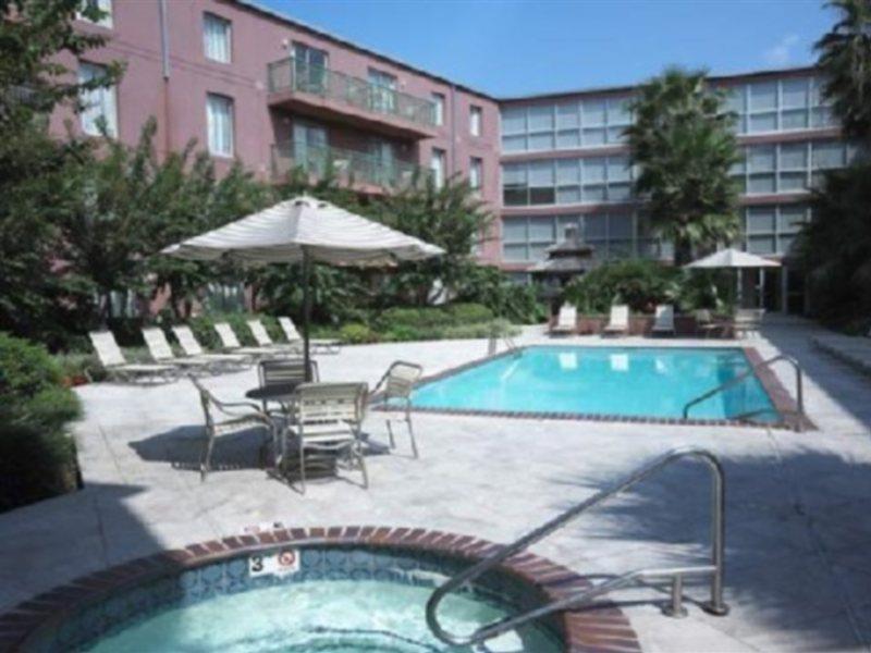 Hotel Courtyard By Marriott New Orleans Warehouse Arts District Exterior foto